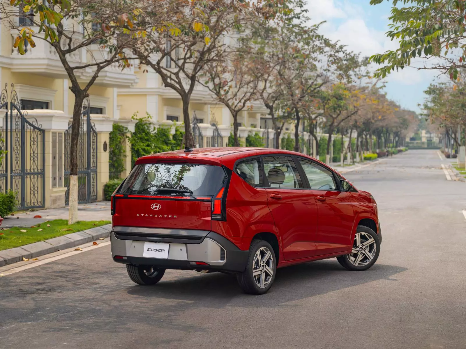 Hyundai Stargazer 2026 mở bán tại Việt Nam: Lột xác toàn diện, có SmartSense, giá nhích nhẹ - Ảnh 9.