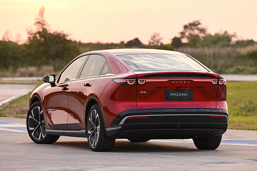 Mazda 6e - sedan hạng trung thay thế Mazda6 - đã được chốt giá tại Thái Lan - Ảnh 4.