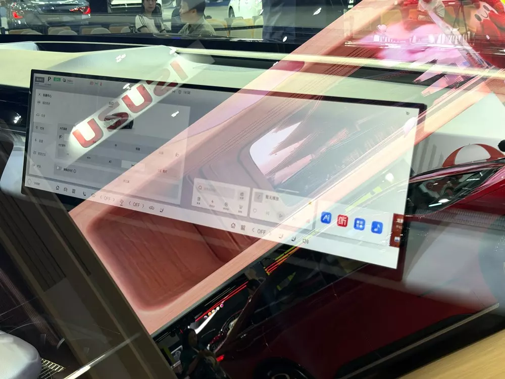 SUV hạng trung Mazda CX-6e được trưng bày tại Thái Lan, bán ra vào cuối năm nay - Ảnh 7.