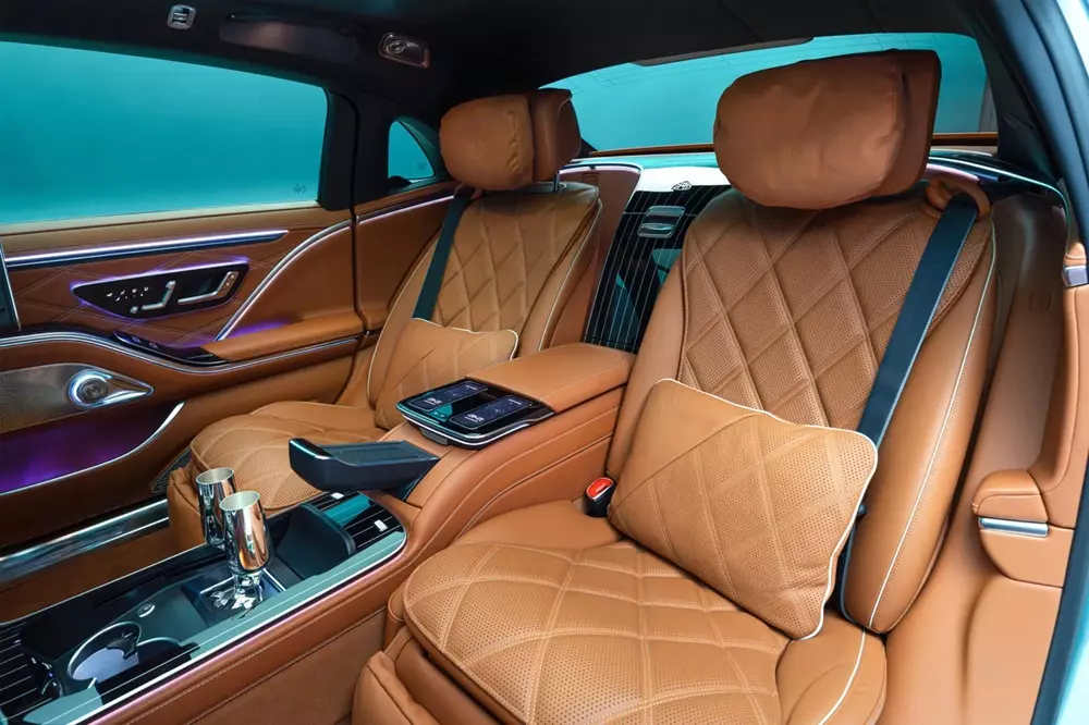 2 ghế thương gia phía sau của Mercedes-Maybach S-Class 2026