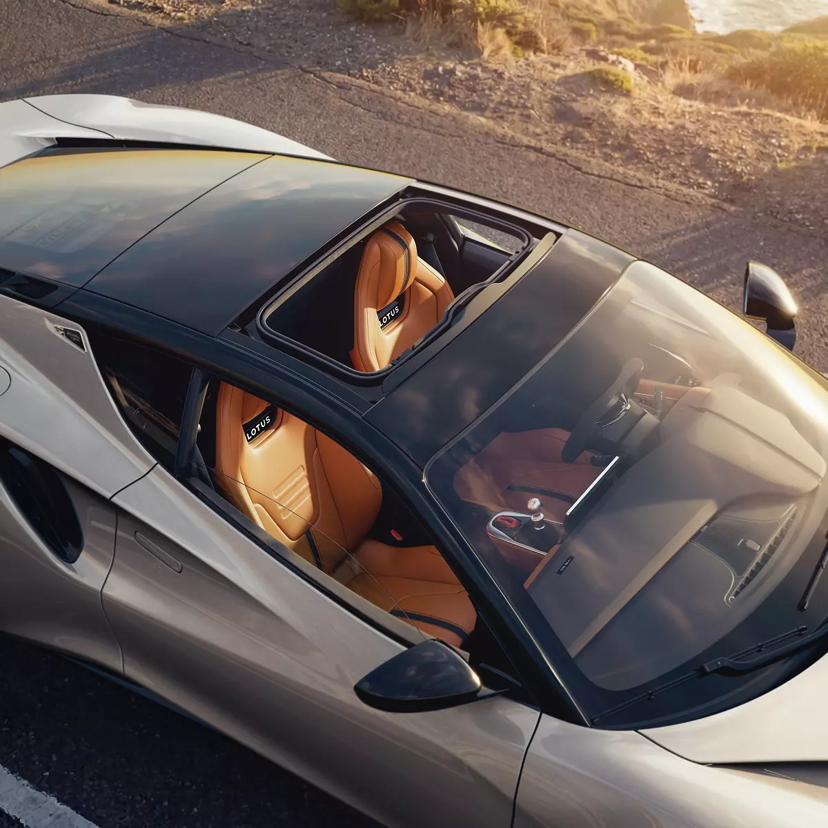 Lotus Emira 420 Sport ra mắt: Mạnh hơn, nhẹ hơn và nhiều tùy chọn hơn - Ảnh 4. Lotus Emira 420 Sport ra mắt: Mạnh hơn, nhẹ hơn và nhiều tùy chọn hơn - Ảnh 4.