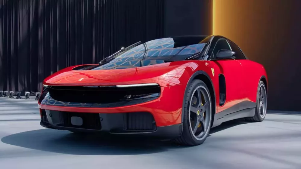 Ferrari Luce chính thức trình làng vào hôm 26/5 và lập tức trở thành đề tài gây tranh cãi Ferrari Luce chính thức trình làng vào hôm 26/5 và lập tức trở thành đề tài gây tranh cãi