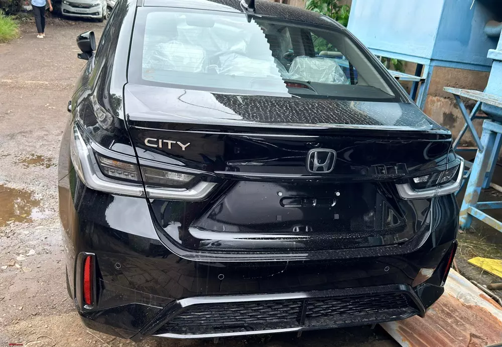 Honda City 2026 lộ rõ nội thất với màn hình cảm ứng cỡ lớn và camera 360 độ trước ngày ra mắt - Ảnh 4. Honda City 2026 lộ rõ nội thất với màn hình cảm ứng cỡ lớn và camera 360 độ trước ngày ra mắt - Ảnh 4.