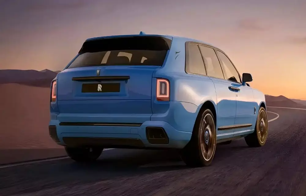 Vân Lam là màu sơn dành riêng cho Rolls-Royce Cullinan ở thị trường Trung Quốc Vân Lam là màu sơn dành riêng cho Rolls-Royce Cullinan ở thị trường Trung Quốc