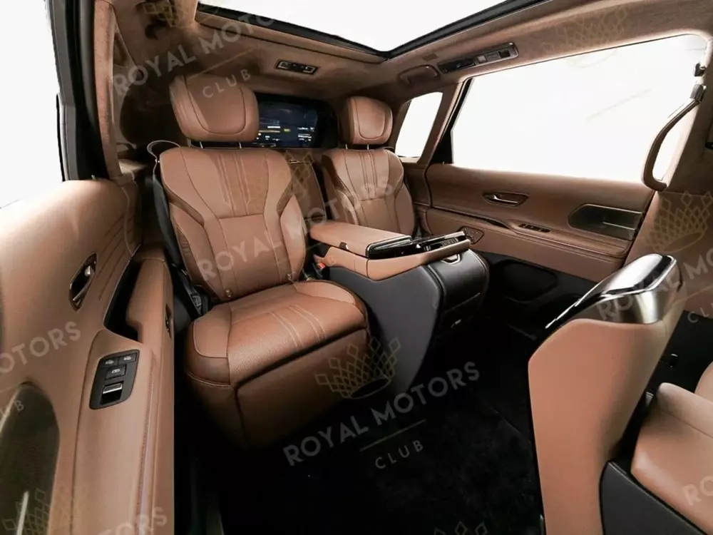Chiếc Toyota Century SUV này sở hữu cấu hình nội thất 4 chỗ Chiếc Toyota Century SUV này sở hữu cấu hình nội thất 4 chỗ