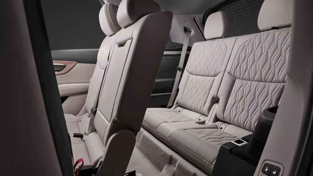 Hàng ghế cuối của Audi Q7 2026 khá chật hẹp Hàng ghế cuối của Audi Q7 2026 khá chật hẹp
