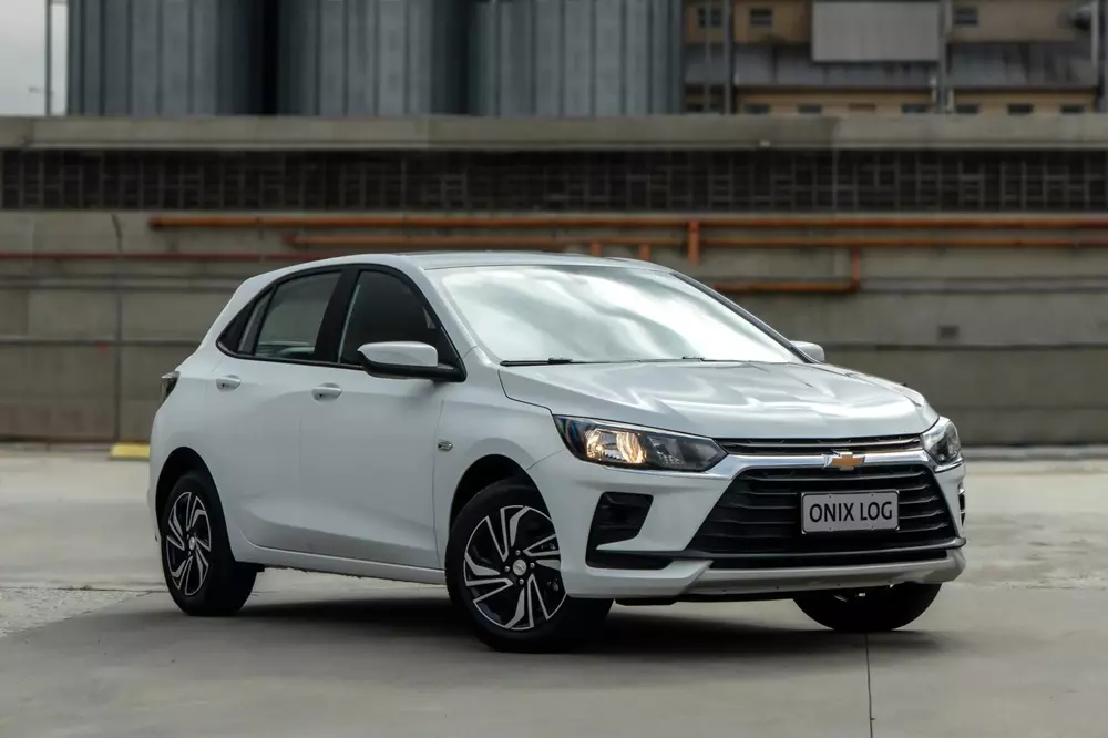 Vén màn Chevrolet Onix Ativ 2027 - SUV cỡ nhỏ với khoảng sáng gầm lớn hơn cả Ford Explorer - Ảnh 6. Vén màn Chevrolet Onix Ativ 2027 - SUV cỡ nhỏ với khoảng sáng gầm lớn hơn cả Ford Explorer - Ảnh 6.