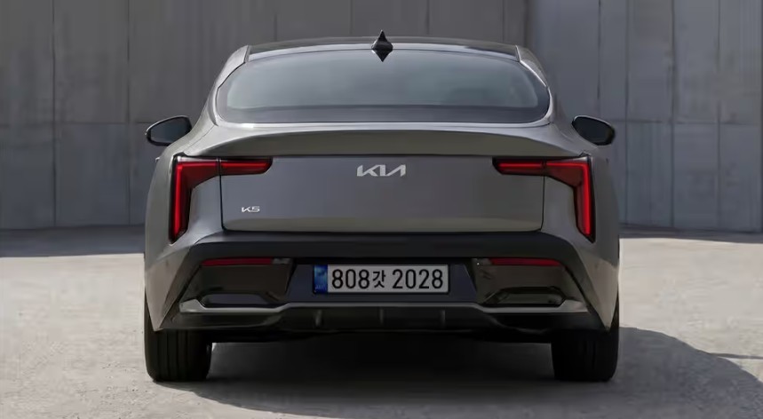Kia K5.jpg Kia K5.jpg