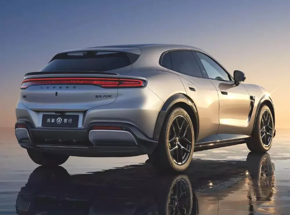 Luxeed RX gây tranh cãi vì tuyên bố được chắp bút bởi cựu thiết kế trưởng Ferrari