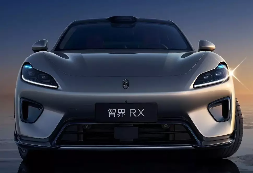 Luxeed RX có cả phiên bản dùng 1 mô-tơ và 2 mô-tơ điện