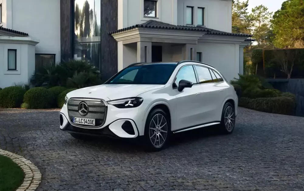 Mercedes-Benz GLC thuần điện có thêm 2 phiên bản giá rẻ hơn sau chưa đầy 1 năm ra mắt - Ảnh 1. Mercedes-Benz GLC thuần điện có thêm 2 phiên bản giá rẻ hơn sau chưa đầy 1 năm ra mắt - Ảnh 1.