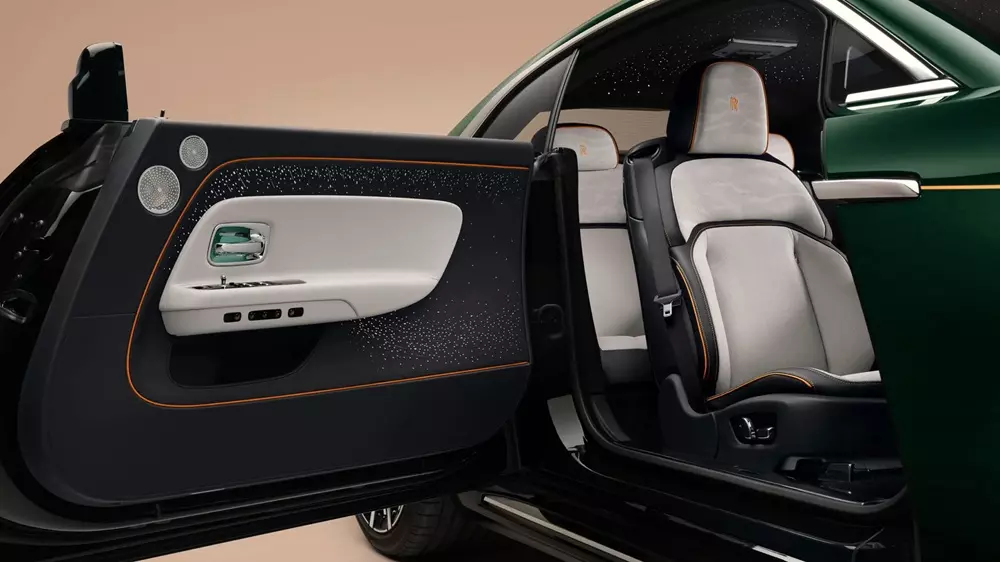 Ra mắt Rolls-Royce Spectre Series II với nội thất xa hoa, động cơ mạnh hơn và phạm vi di chuyển dài hơn - Ảnh 9. Ra mắt Rolls-Royce Spectre Series II với nội thất xa hoa, động cơ mạnh hơn và phạm vi di chuyển dài hơn - Ảnh 9.