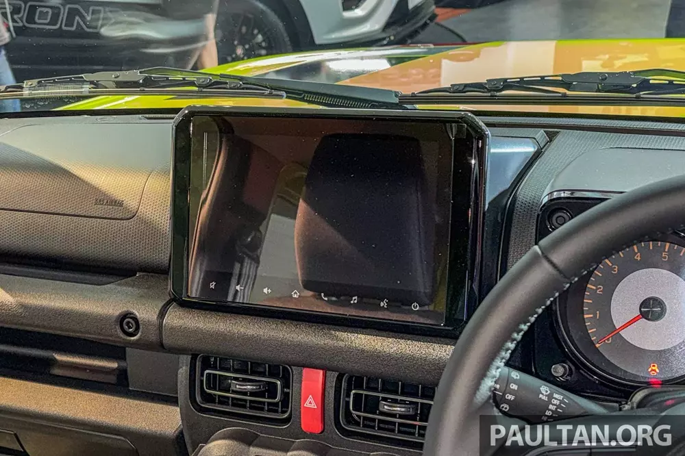 Suzuki Jimny 2026 dùng màn hình cảm ứng trung tâm 9 inch mới Suzuki Jimny 2026 dùng màn hình cảm ứng trung tâm 9 inch mới