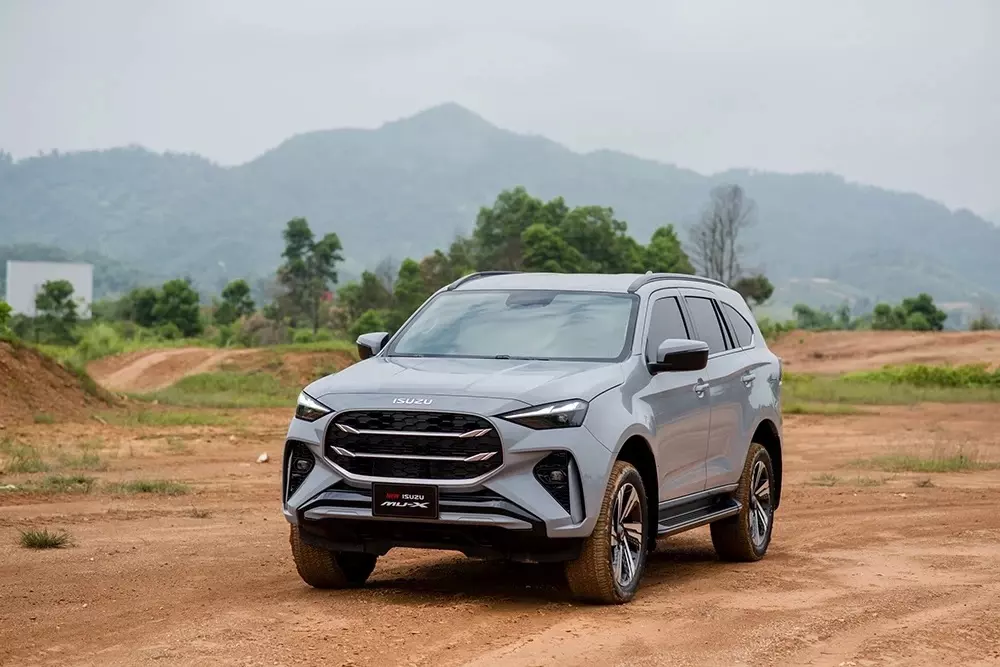 Top 10 ô tô bán kém nhất Việt Nam tháng 5/2026: Toyota Camry xuất hiện, thế chỗ cho Corolla Altis - Ảnh 2. Top 10 ô tô bán kém nhất Việt Nam tháng 5/2026: Toyota Camry xuất hiện, thế chỗ cho Corolla Altis - Ảnh 2.