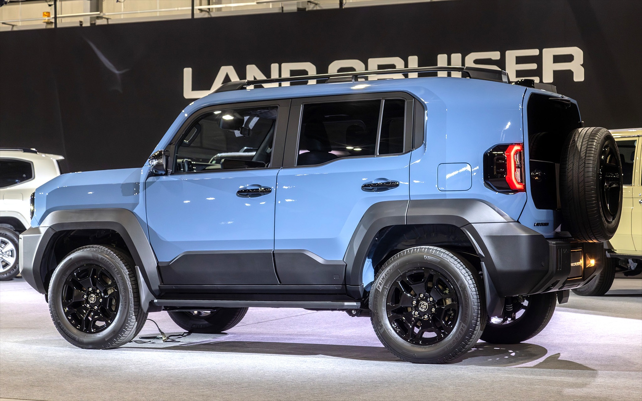 2026 Toyota Land Cruiser FJ 2 (1).jpg 2026 Toyota Land Cruiser FJ 2 (1).jpg
