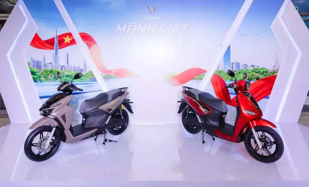 a2-3-e96d VinFast ra mắt xe máy điện Kinet và Kyo: Di chuyển tối đa 160 km, hỗ trợ đổi pin, giá từ 30 triệu đồng- Ảnh 4.