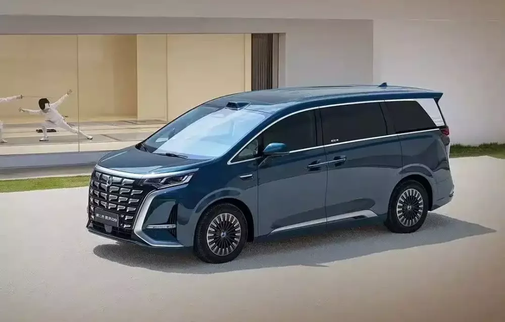 BYD Denza D9 phiên bản mới có phạm vi hoạt động lên tới gần 1.500 km