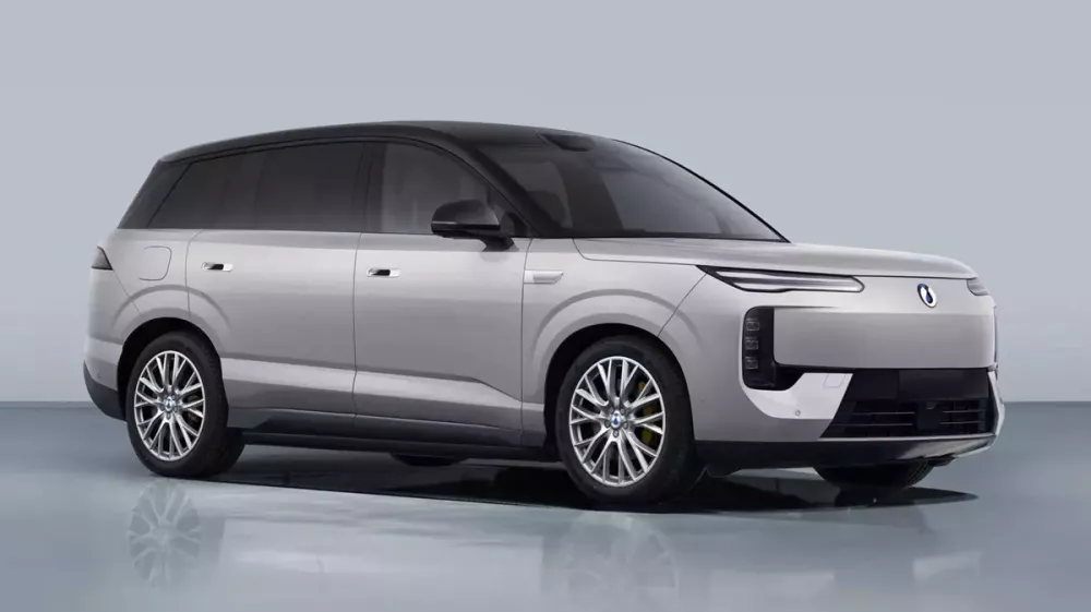 BYD Denza N8 rục rịch trình làng với nội thất 5 chỗ và động cơ mạnh hơn cả Ferrari F80