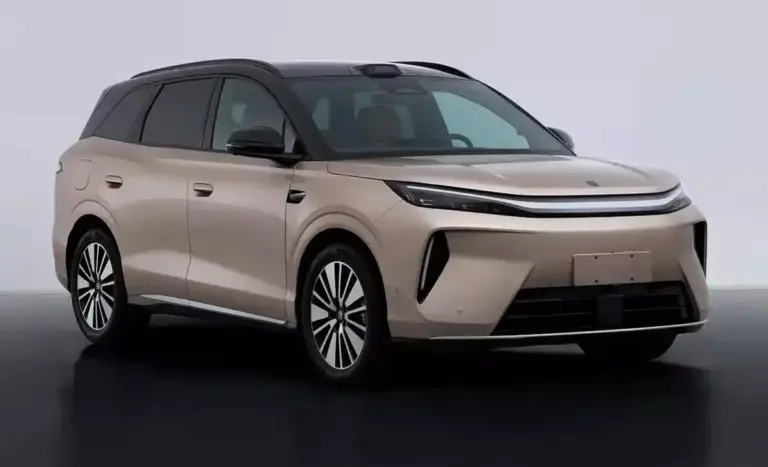 BYD Sealion 8 đang bán ở Việt Nam có thêm bản tiêu chuẩn mới với kích thước nhỏ hơn và động cơ yếu hơn