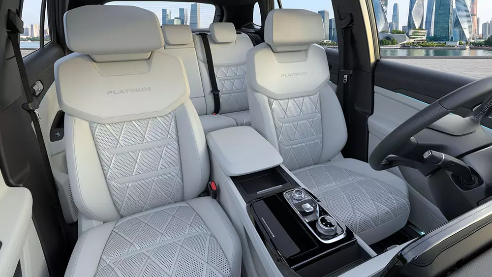 Ghế bọc da thông khí, khâu quả trám của Ford Territory Platinum