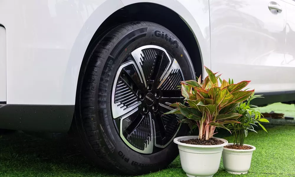 jaecoo-j5-4-3e56 Jaecoo J5 BEV Flagship dùng mâm khí động học