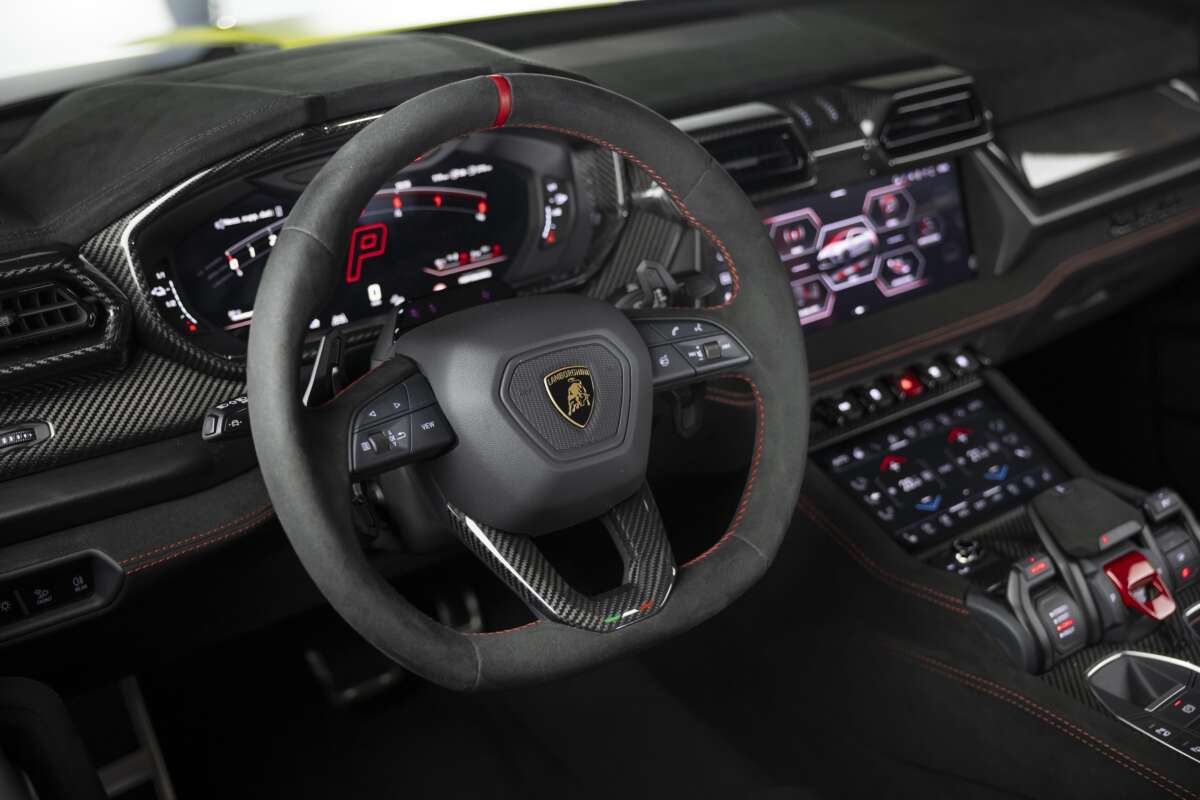 Lamborghini-Urus-SE-Performante-476-1200x800.jpg Lamborghini-Urus-SE-Performante-476-1200x800.jpg