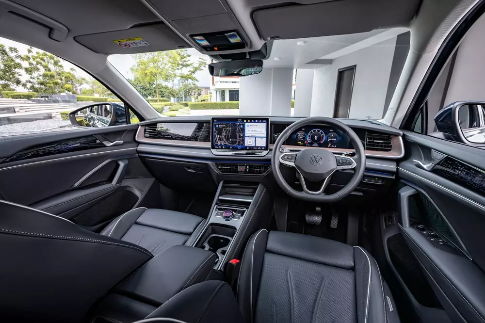 Khoang lái của Volkswagen Tayron Elegance