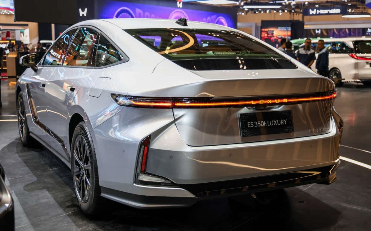 2026-GIIAS-Lexus-ES350h-Luxury-1-1200x801 2.jpg 2026-GIIAS-Lexus-ES350h-Luxury-1-1200x801 2.jpg