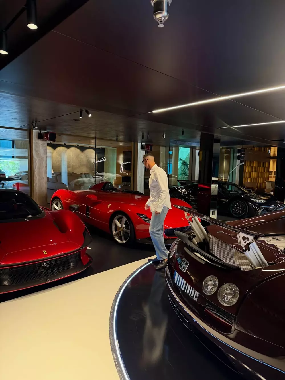 cristiano-ronaldo-2-dcc7 Bộ đôi siêu xe Ferrari trong mơ của CR7