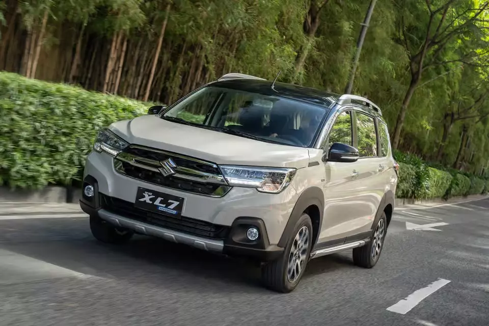 doanh-so-xe-mpv-thang-6-2026-suzuki-xl7-f85a Doanh số xe MPV tháng 6/2026: Toyota Innova Cross chỉ bán thua VinFast Limo Green - Ảnh 9.