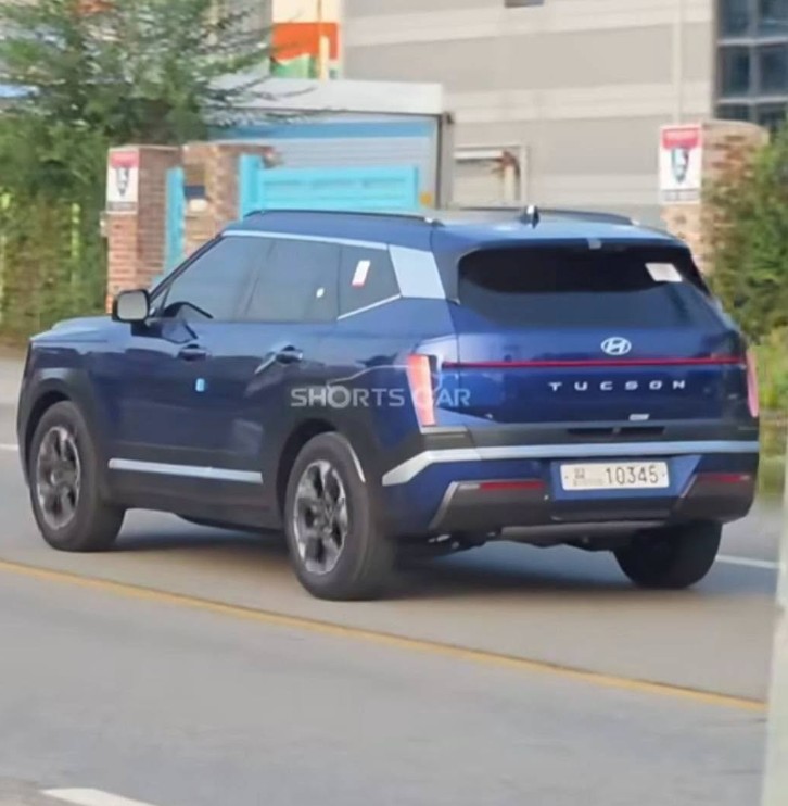 Hyundai Tucson 2027 xanh-3.jpg