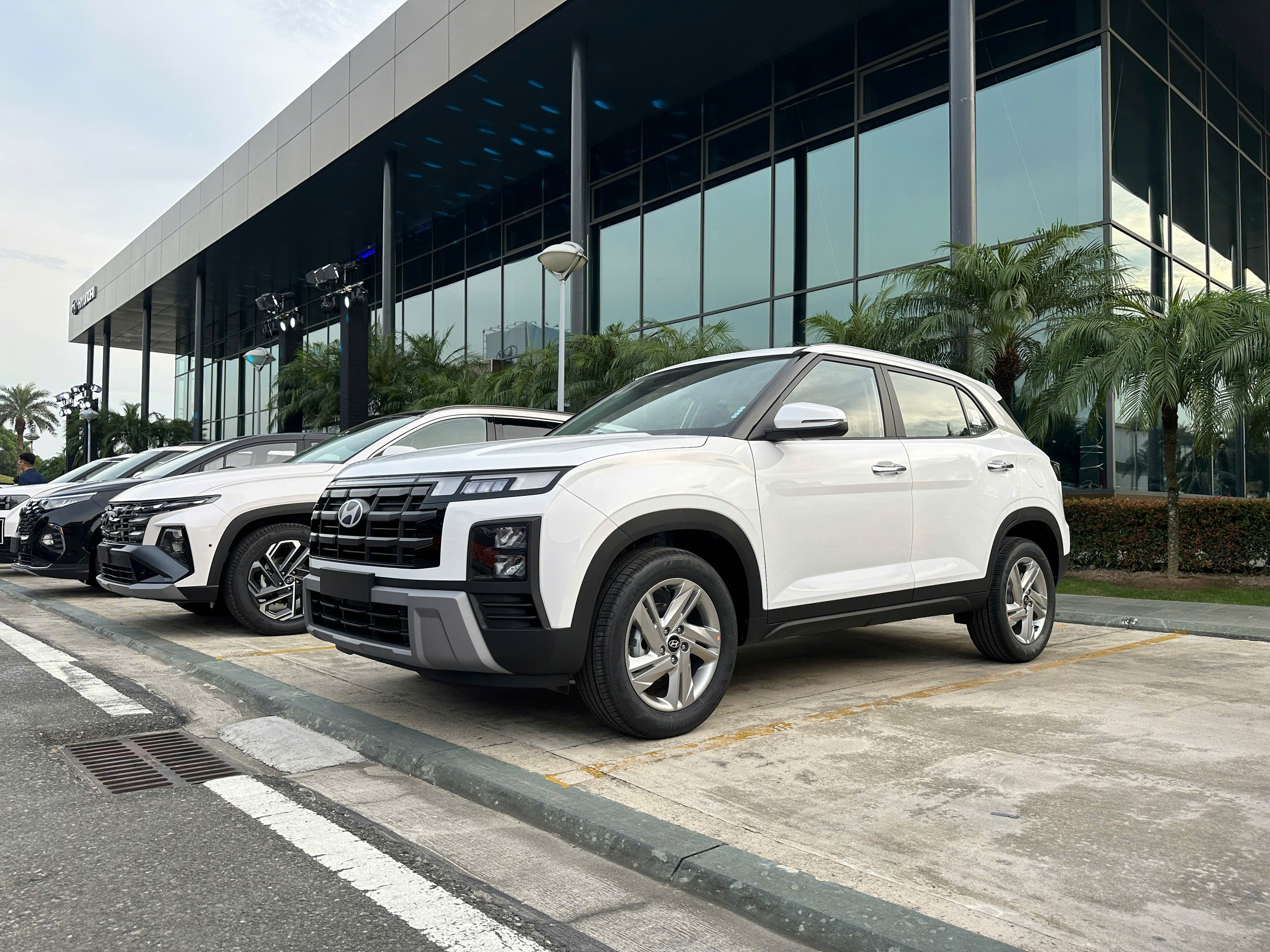 Hyundai-6.jpg Hyundai-6.jpg