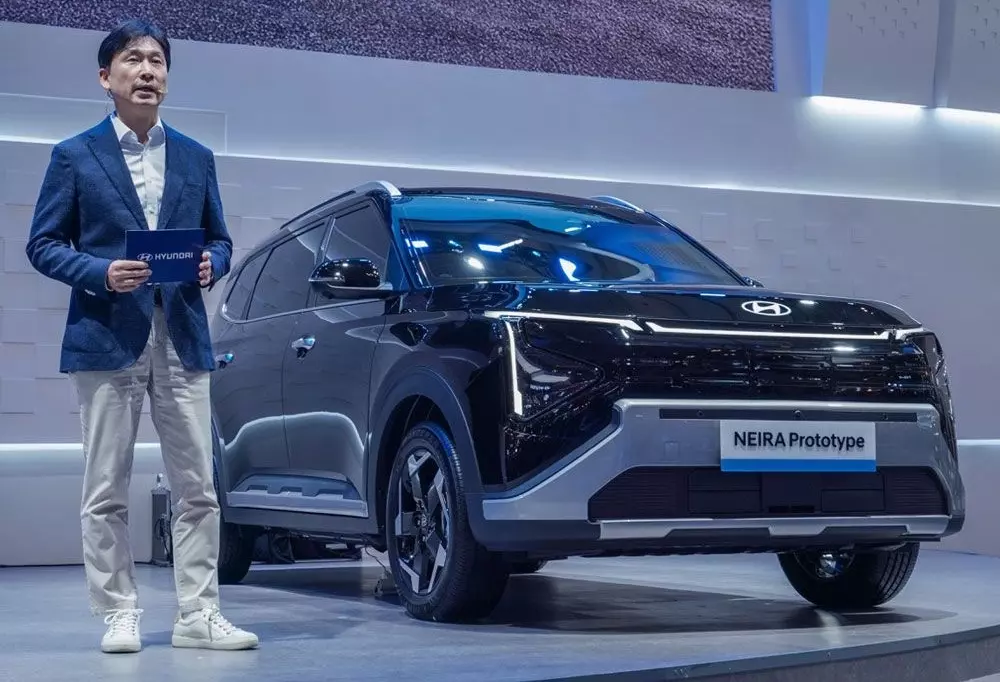 hyundai-neira-4-b337 Hyundai ra mắt mẫu MPV cỡ nhỏ mới ở Đông Nam Á