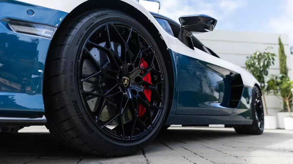 Siêu xe Lamborghini Tricolore trở lại sau 15 năm vắng bóng với sức mạnh gần gấp đôi - Ảnh 4.
