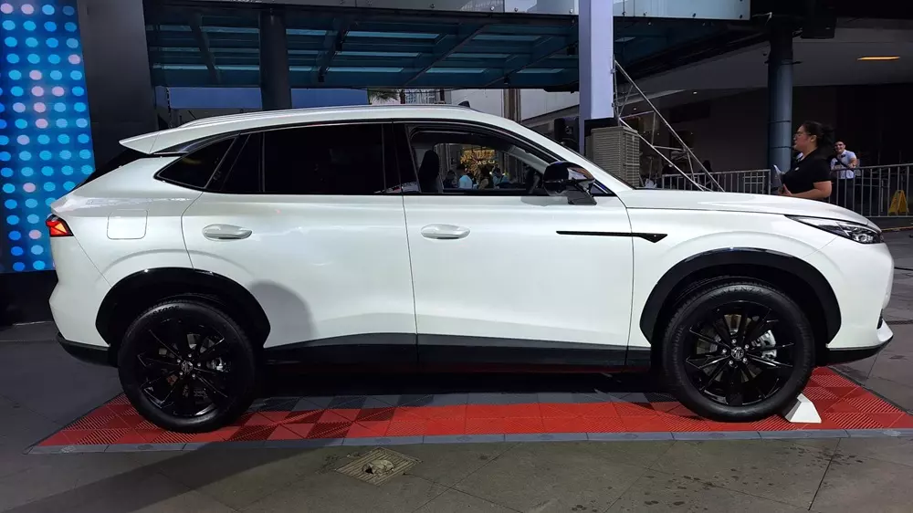 MG HS 2027 sắp ra mắt Việt Nam có gì để cạnh tranh với Mazda CX-5 và Honda CR-V? - Ảnh 4.
