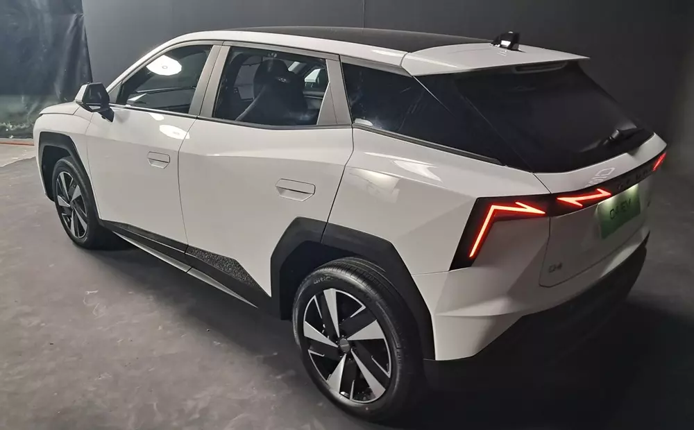 omoda-4-ev-17-63d6 Omoda 4 được thiết kế góc cạnh và hầm hố