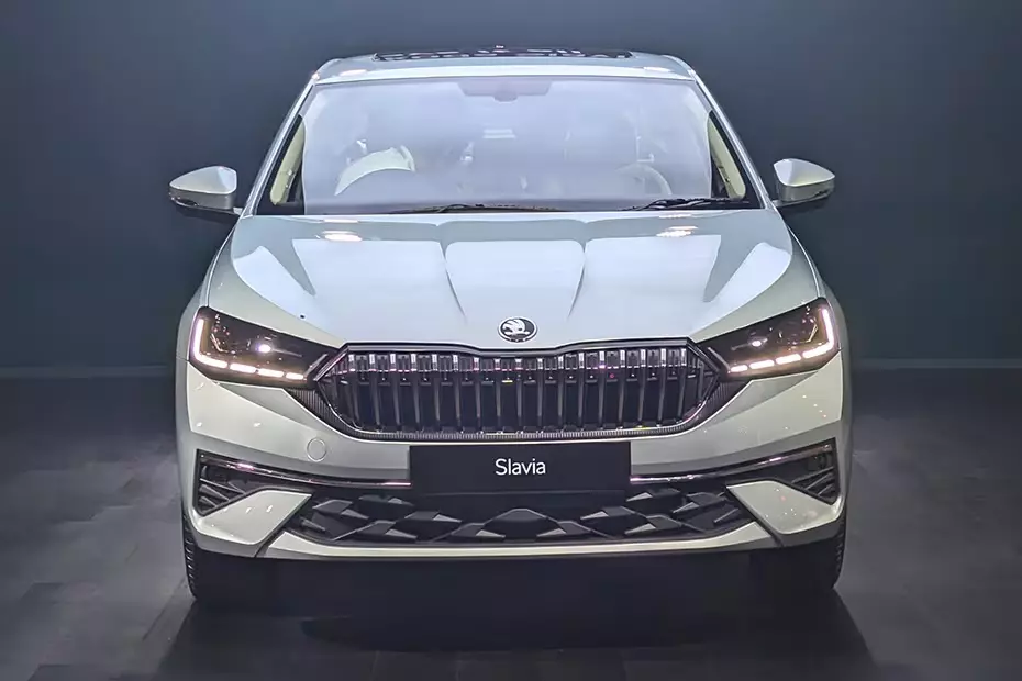 skoda-slavia-2027-2-72cc Sedan giá rẻ đang bán ở Việt Nam Skoda Slavia ra mắt phiên bản mới với thiết kế và trang bị nâng cấp - Ảnh 3.