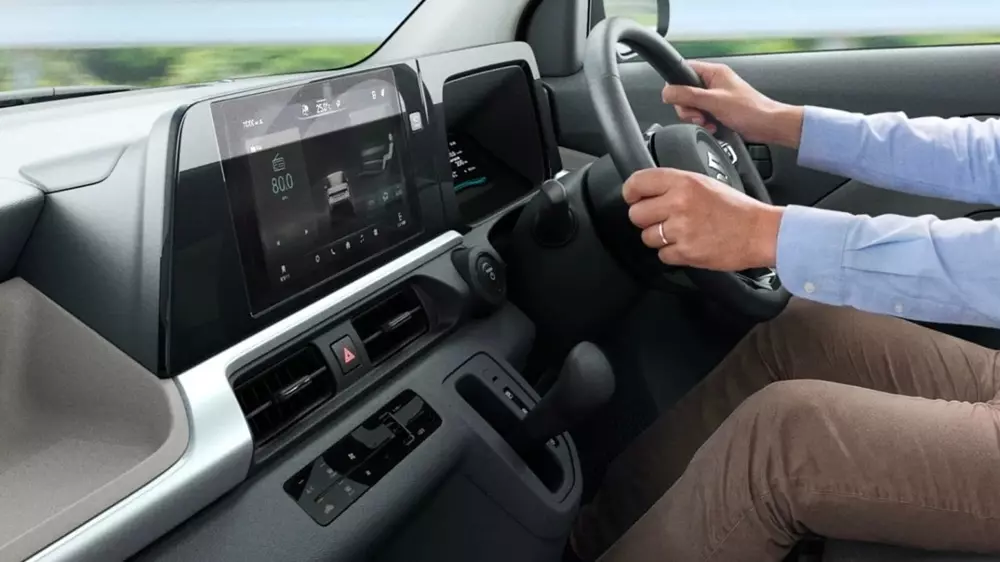 suzuki-e-sky-1-887b Xe điện mới của Suzuki có thể di chuyển 310 km với bộ pin cực nhỏ - Ảnh 5.