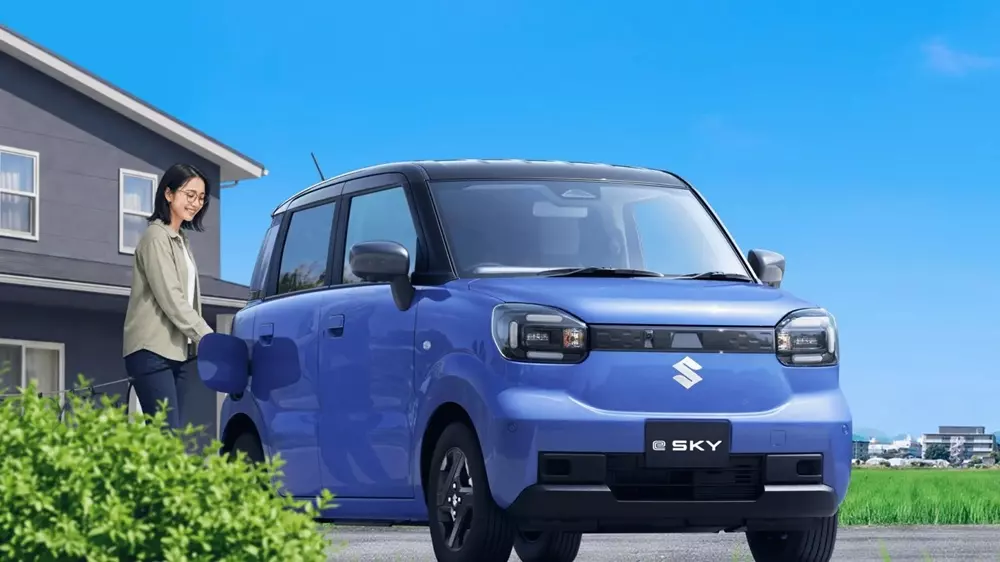 suzuki-e-sky-4-fdd3 Xe điện mới của Suzuki có thể di chuyển 310 km với bộ pin cực nhỏ - Ảnh 1.