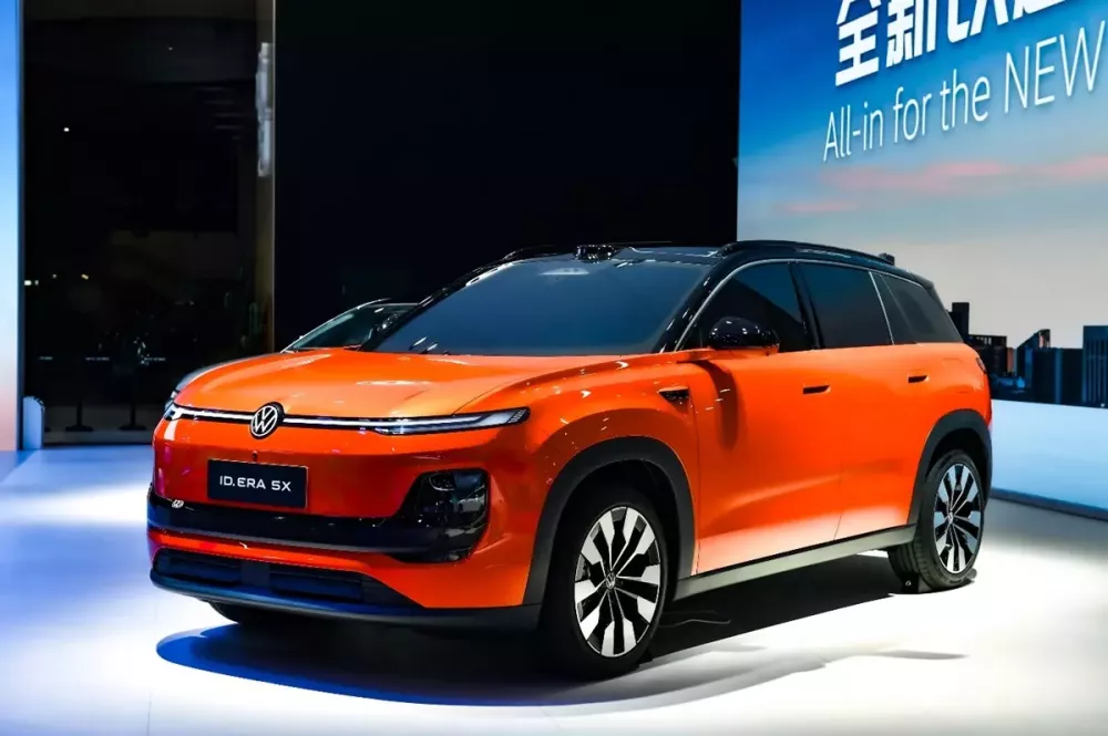 volkswagen-id-era-5x-5-cc49 5X là mẫu xe thuần điện đầu tiên của dòng sản phẩm Volkswagen ID. Era