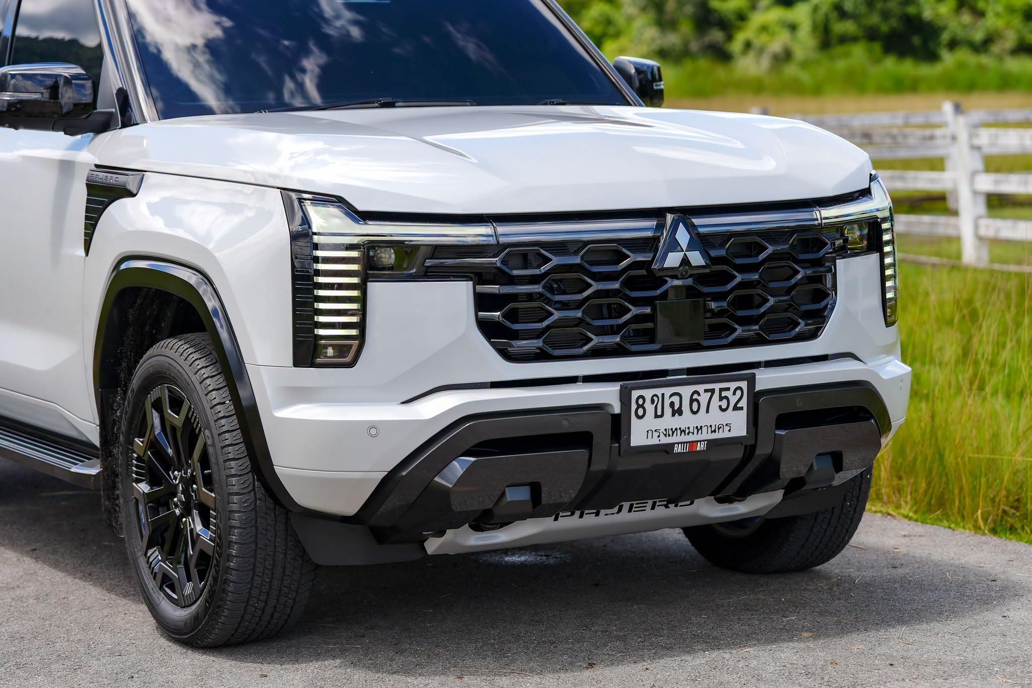 2027 Mitsubishi Pajero 9.jpg 2027 Mitsubishi Pajero 9.jpg
