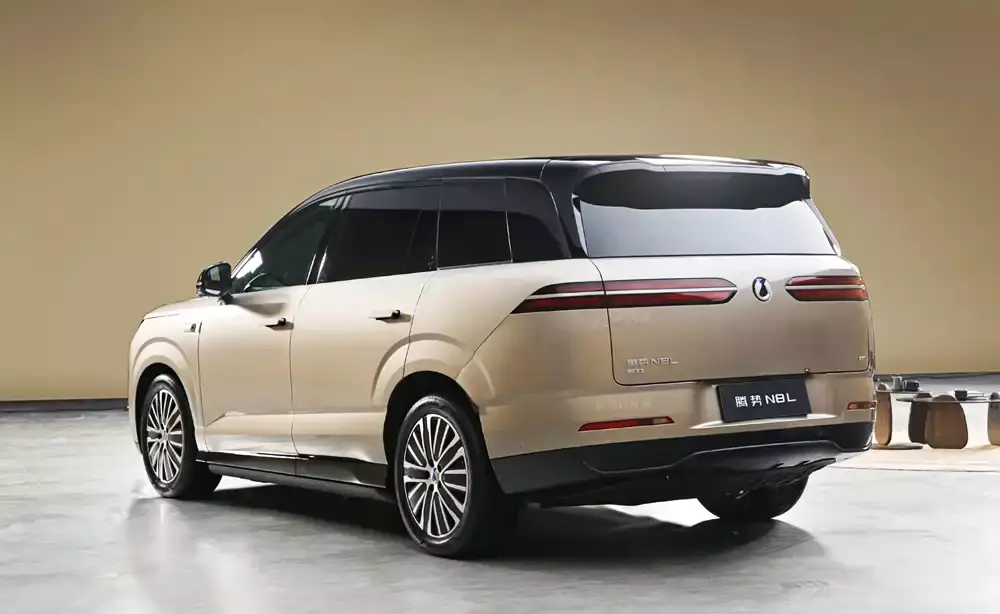 byd-denza-n8l-ev-10-2bf9 SUV cỡ lớn BYD Denza N8L ra mắt phiên bản thuần điện với pin có thể sạc đầy trong 9 phút - Ảnh 7.