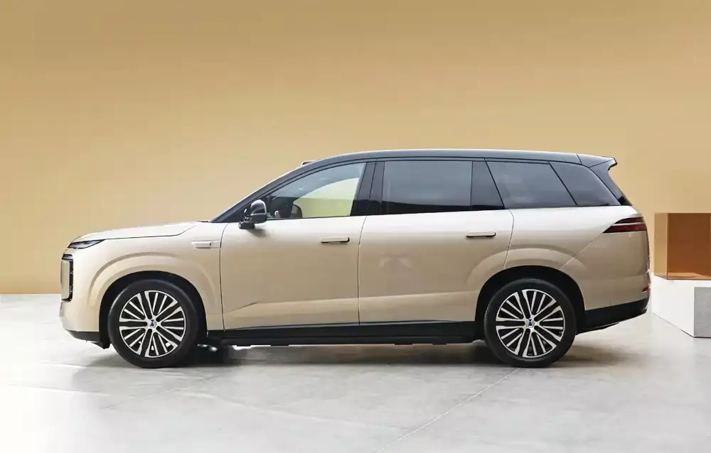 byd-denza-n8l-ev-9-1c62 SUV cỡ lớn BYD Denza N8L ra mắt phiên bản thuần điện với pin có thể sạc đầy trong 9 phút - Ảnh 2.