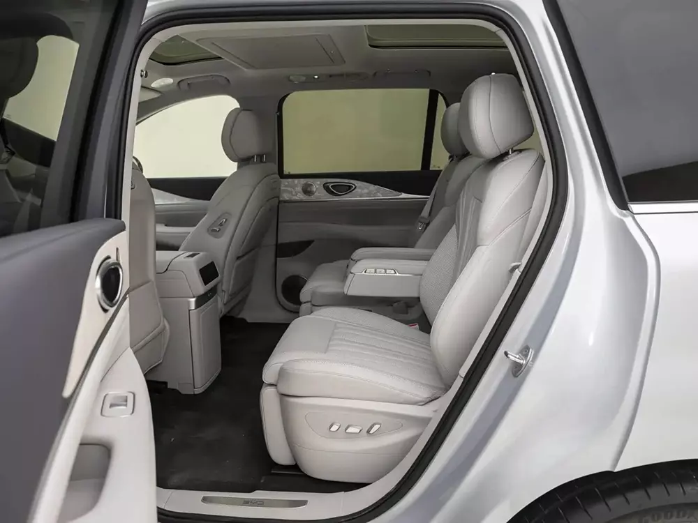 byd-sealion-08-8-c7bc Ngắm hình ảnh "bằng xương, bằng thịt" của BYD Sealion 08 - SUV cỡ lớn mới được bán ra thị trường - Ảnh 7.