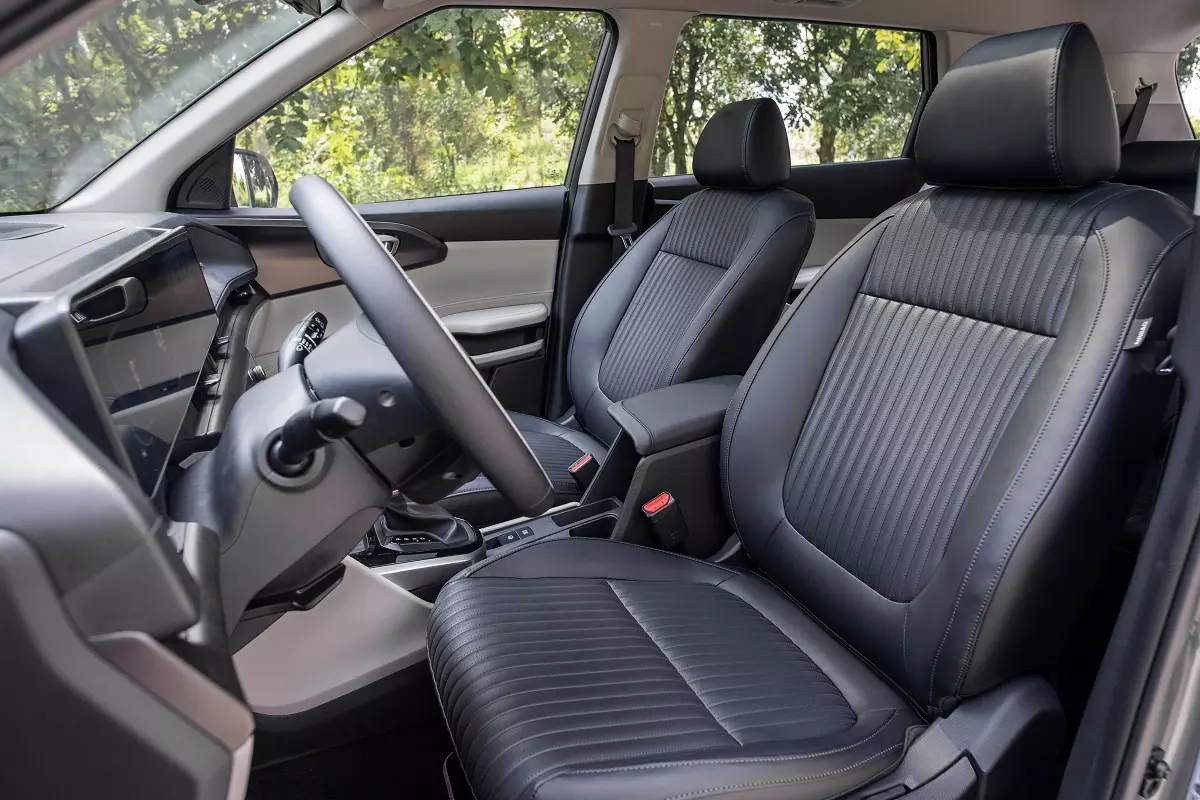 carens-clavis15-a35d Kia Carens Clavis tại Việt Nam: MPV 7 chỗ mang dáng SUV, thêm ADAS, giá từ 639 triệu đồng - Ảnh 6.