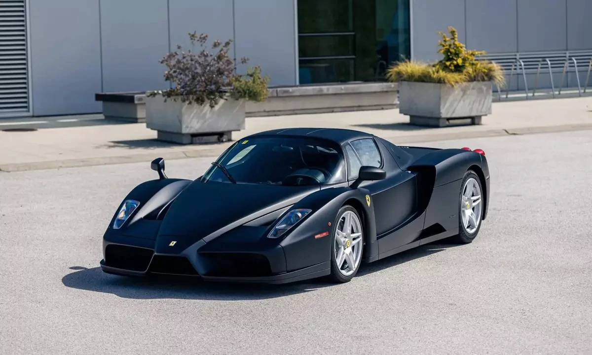 Chiếc Ferrari Enzo sơn đen nhám duy nhất trên thế giới từng thuộc sở hữu của Hoàng gia Brunei