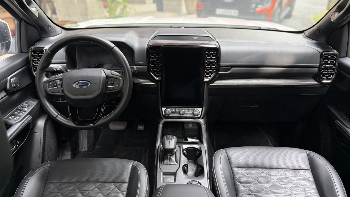 Ford Everest Platinum 8.png Ford Everest Platinum 8.png