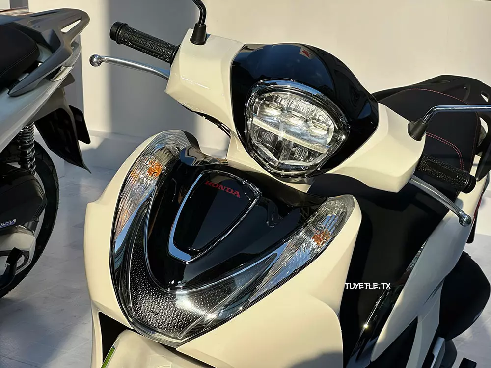 honda-sh-mode-2027-3-c0c7 Cận cảnh cụm đèn trước của Honda Sh mode 2027