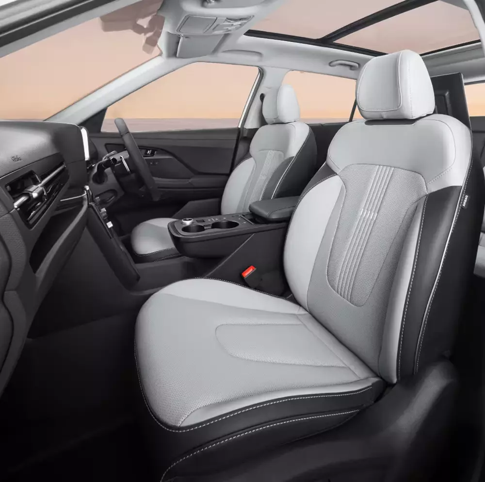 hyundai-creta-lounge-edition-4-6525 Ghế cúa phiên bản Lounge Edition có thêm họa tiết mới