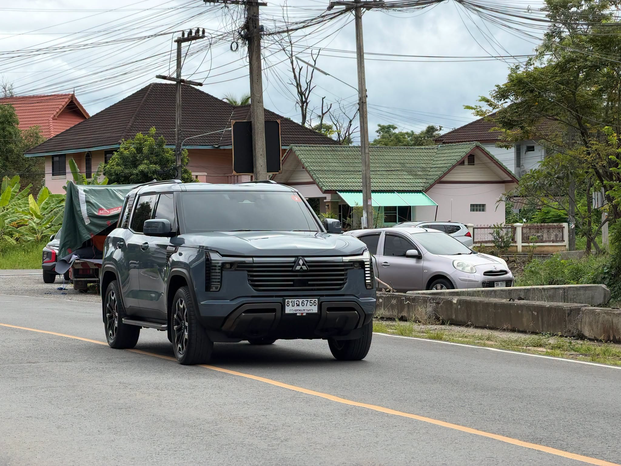 Mitsubishi PAJERO-a5.jpg Mitsubishi PAJERO-a5.jpg
